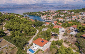 Amazing Home In Supetar